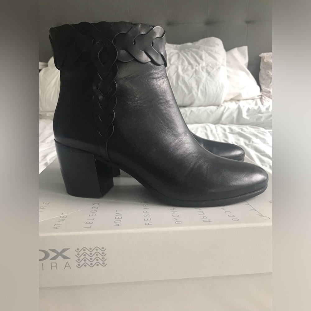 New in Box Geox Lucinda Black Ankle Boots